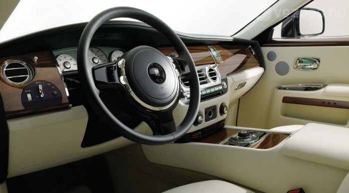 Elkészült az új Rolls-Royce 8