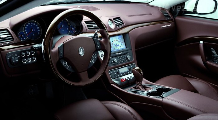 Kormányról is kapcsolható