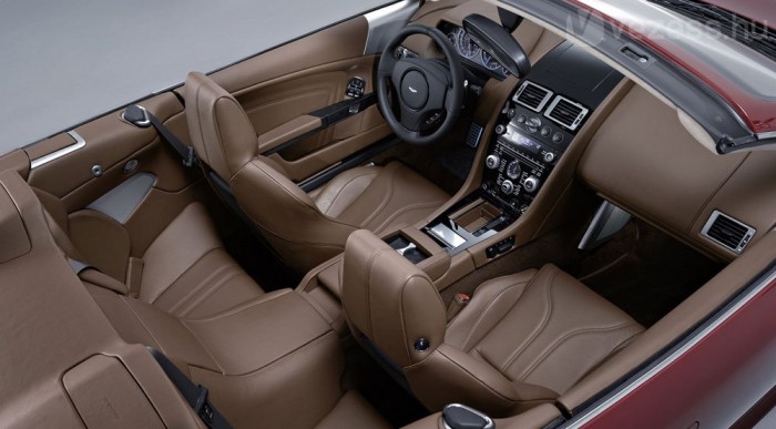 2+2 ülées az utastér