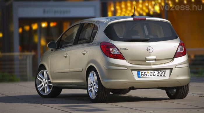 A Corsa menti meg az Opelt? 4 | Vezess A Corsa menti meg az Opelt? 4