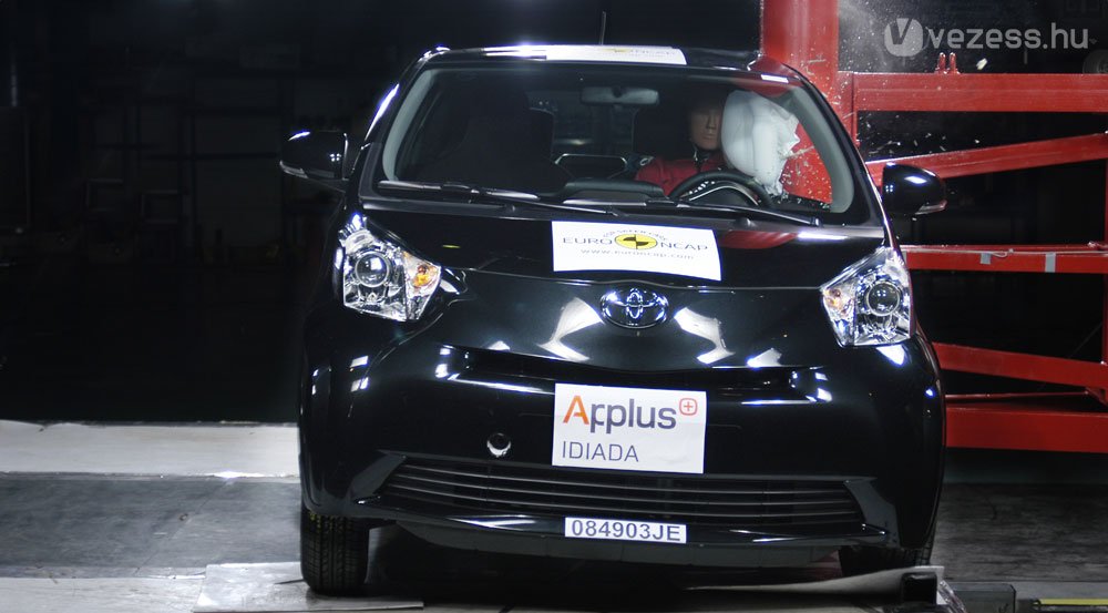 Toyota iQ – kicsi, de erős 7