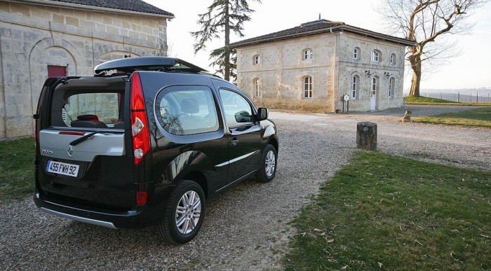 Apró, mégis tágas