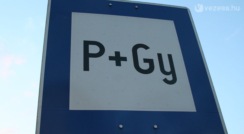 Magyarul a Parkolj és gyalogolj! rövidítése