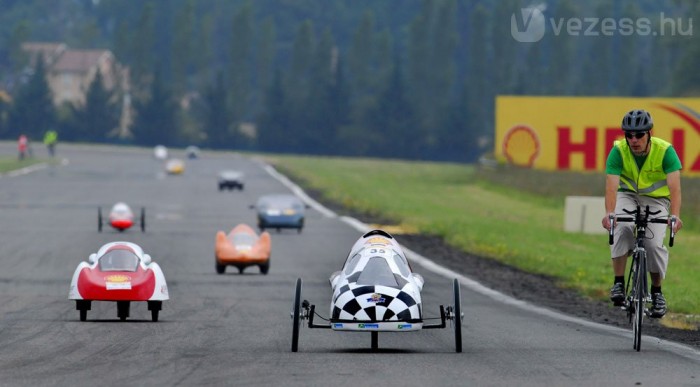 Minimál fogyasztású magyar autó 6