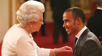 A királynő Hamiltonnak drukkolt