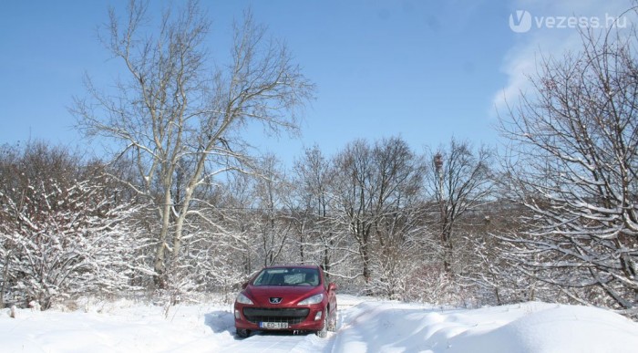 Egyszer akadt csak el a hóban, a jeges út miatt