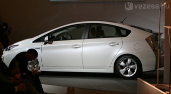 Új Prius, új Verso