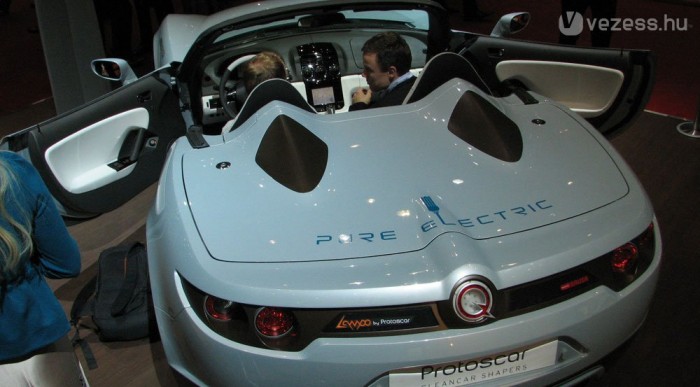 Valószínűleg olyan gyakori látvány lesz az utakon, mint a Tesla Roadster