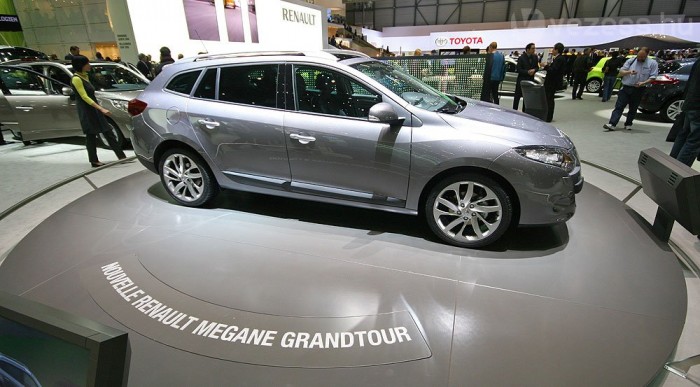 Két új Renault nagy fenekekkel 8