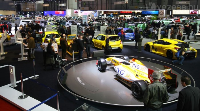 A válság Genfben 8 | Vezess Kevesebb újságíró járt Genfben, mint az elmúlt években