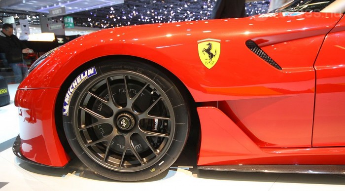 A válság Genfben 7 | Vezess A nagyok nem mutathatják, hogy spórolnak