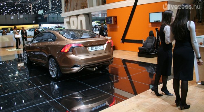 Detroit után Genfben is látható az S60 Concept