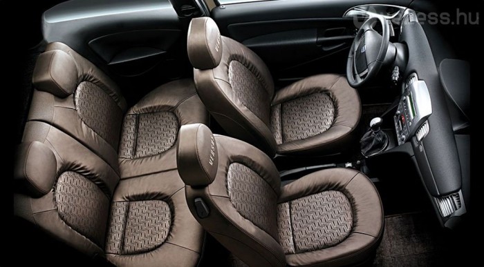 Barna bőr és Versus logo belül