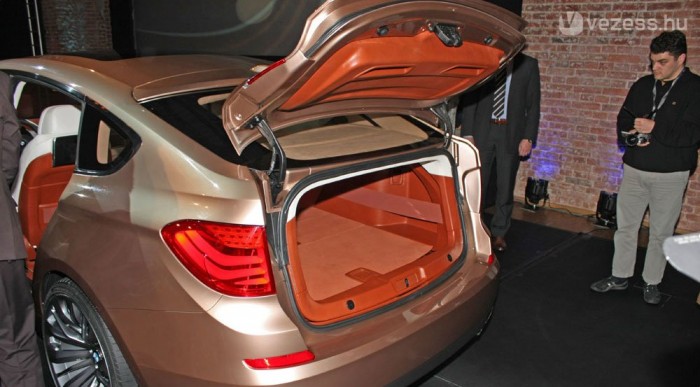 Nem csap be a hideg hátulról, hiába a ferde hát