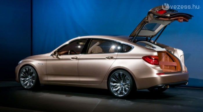 430 és 1650 liter közötti a csomagtartó