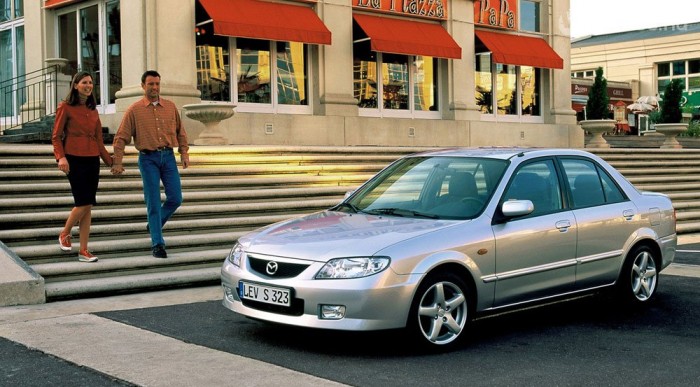 2003-ban búcsúzott a 323