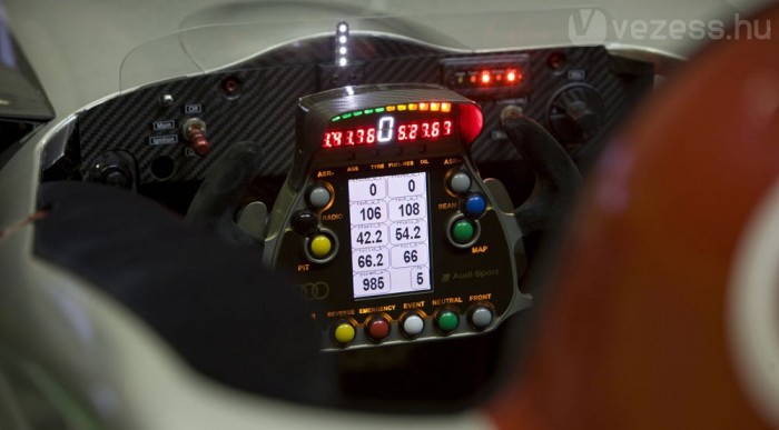 Támad a 600 lóerős Audi 6 | Vezess Akár egy F1-es