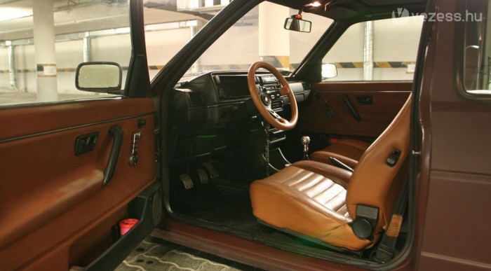 Mire jó egy régi Golf? 9 | Vezess Egy bontóban látták meg az üléseket