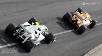 Alonso mindkét Brawnt lenyomta