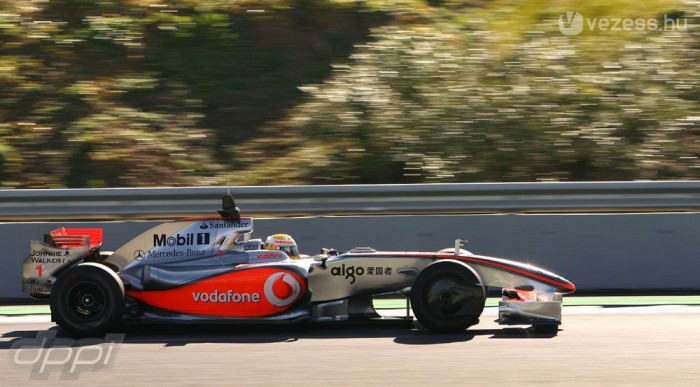 Alonso mindkét Brawnt lenyomta 6 | Vezess A McLaren egyelőre nem gyorsult