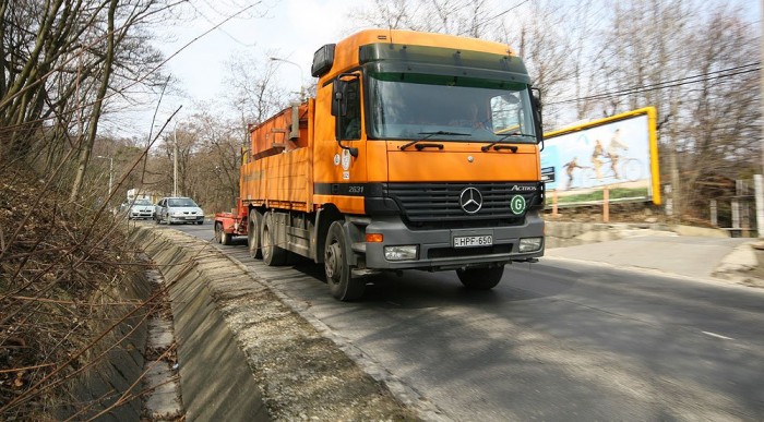 Érkezik a kátyúkommandó