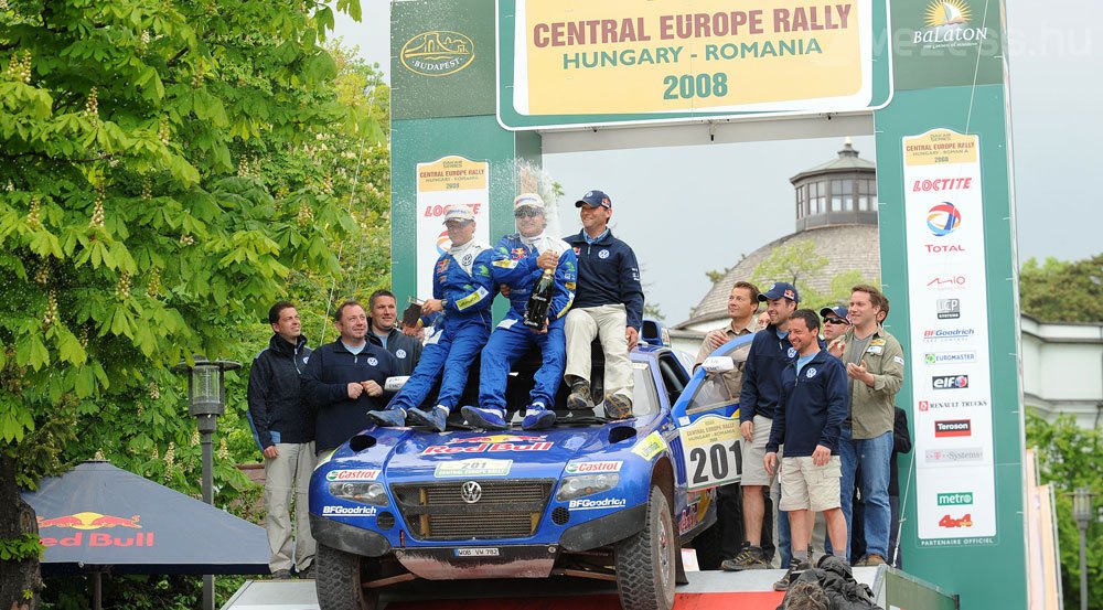 Sainz nyerte az elsőt