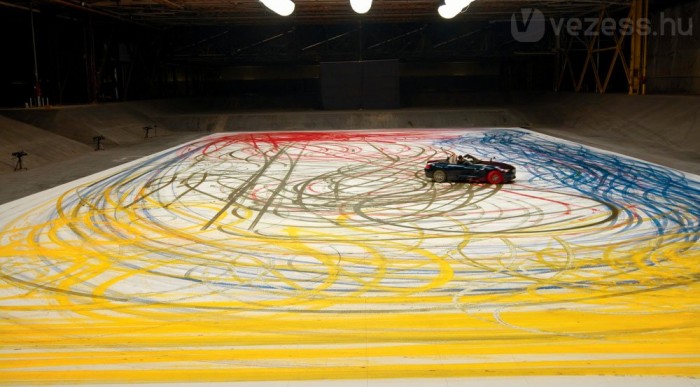 Festés vászonra autókerékkel 7