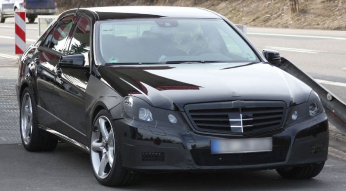 525 lóerőt rejt a kocsi