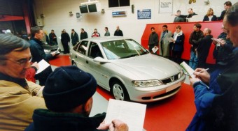 Árverésre kerülnek a hitelesek autói