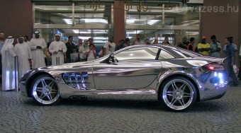 Beszállnak a Mercibe az arabok