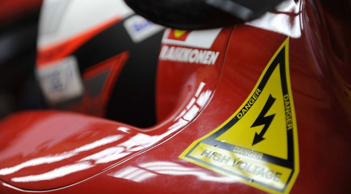 Nagyfeszültség az autókban