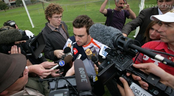 Mindenki Alonsóra kíváncsi