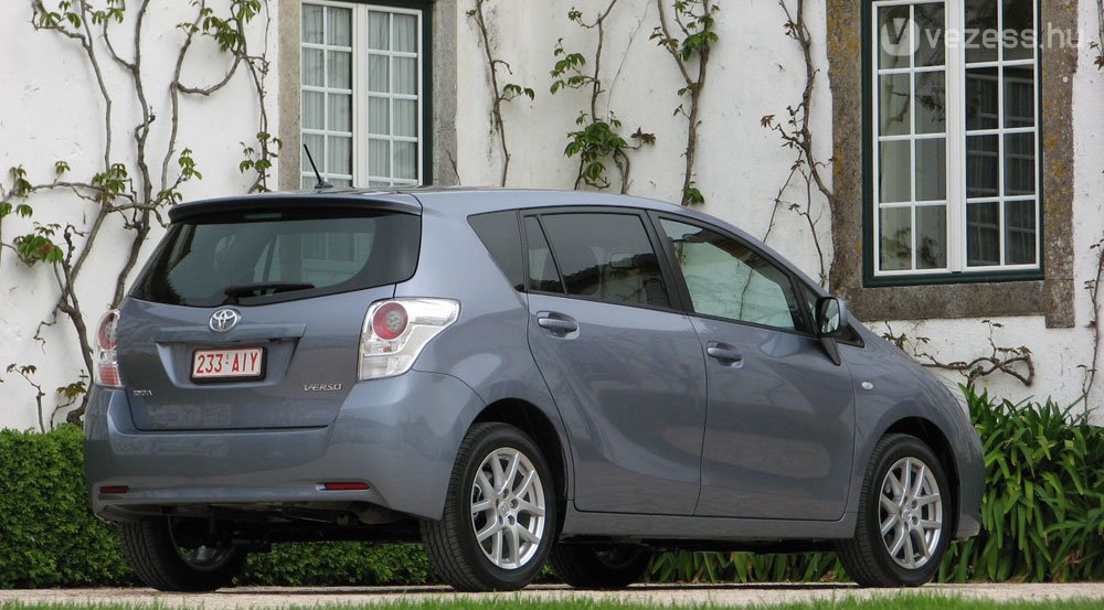 Vezettük: Toyota Verso és Urban Cruiser 8