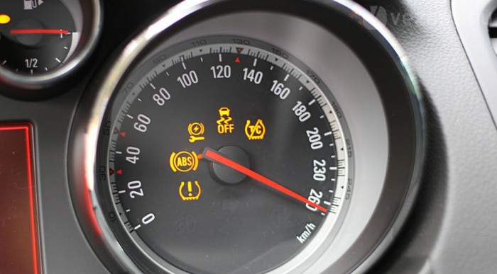 Álló helyzetben is mutat 260-at