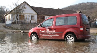 Sárba a családdal!