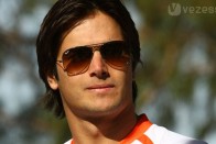 Piquet napszemüveget vett