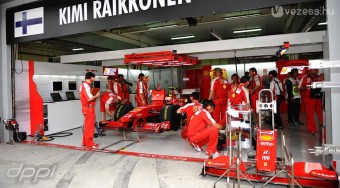A KERS miatt füstölt Räikkönen