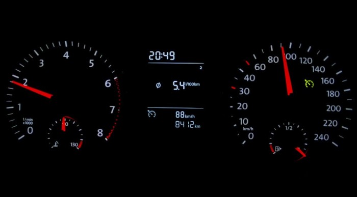 90-nél alig forog hatodik fokozatban