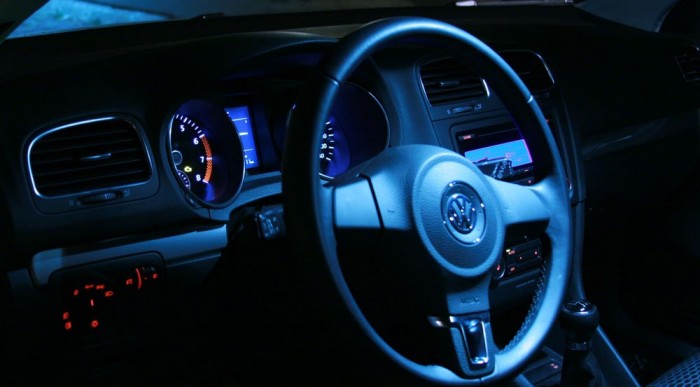 A műszerfal már nem kék