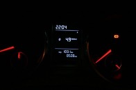 4,9 liter volt az átlag 100 km-re