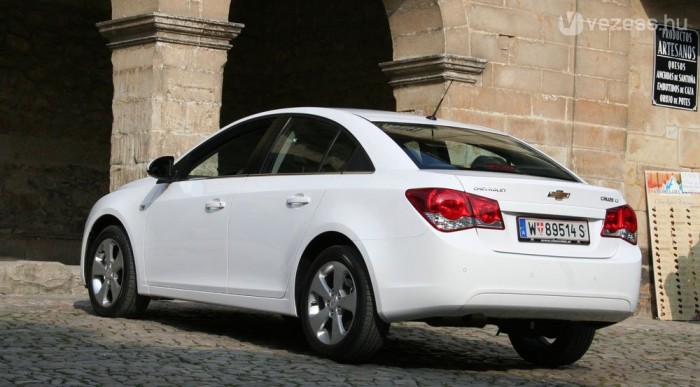 Óriási előrelépés a Cruze a Lacettihez képest