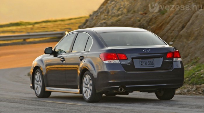 A boxer motor és az összkerékhajtás marad