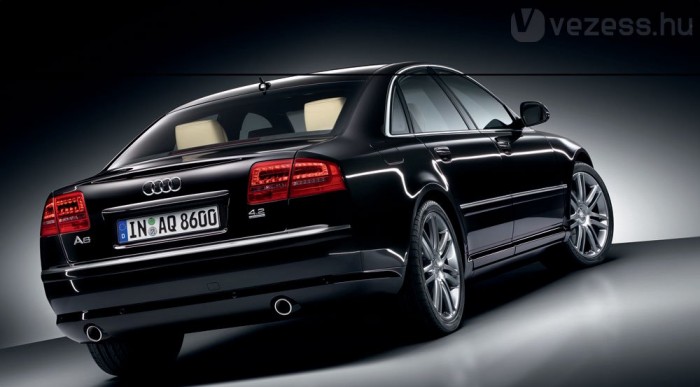 Felcicomázott luxus Audik 7 | Vezess Panther Black festés csak ehhez