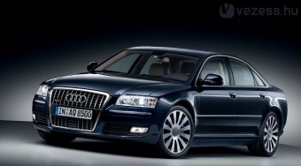 Felcicomázott luxus Audik