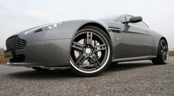 Felfokozott Aston Martin