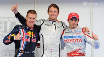 Vettel az esőben reménykedik