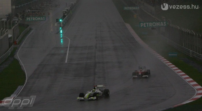 Csak az esőn múlott?