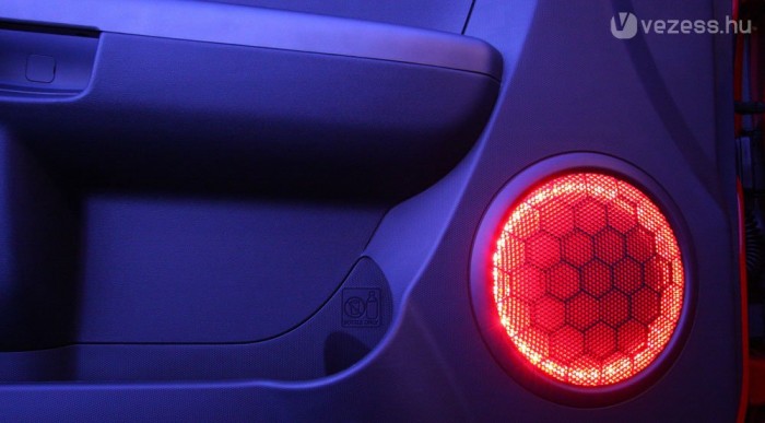 Villog vagy világít a piros fény, de úgy ahogy van, ki is kapcsolható