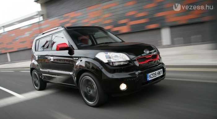 115 és 128 lóerős dízelmotor is van