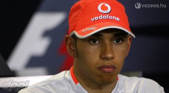 Hamilton egyedül izzadhat